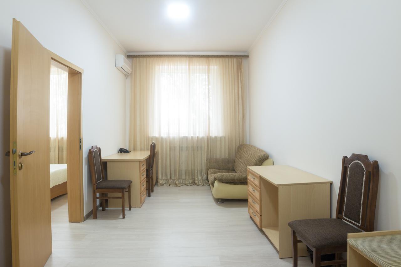 Hotel Alma Ata Zhosaly Bagian luar foto